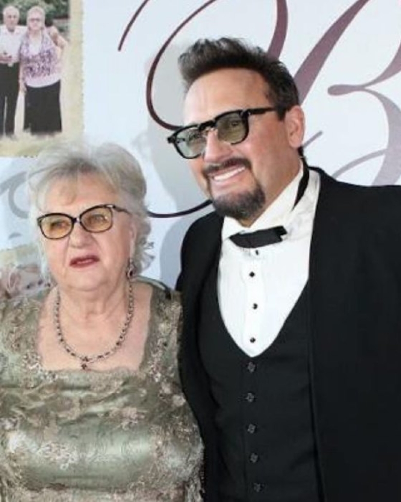 El hijo de mamá para siempre: fotos de 15 artistas rusos con madres