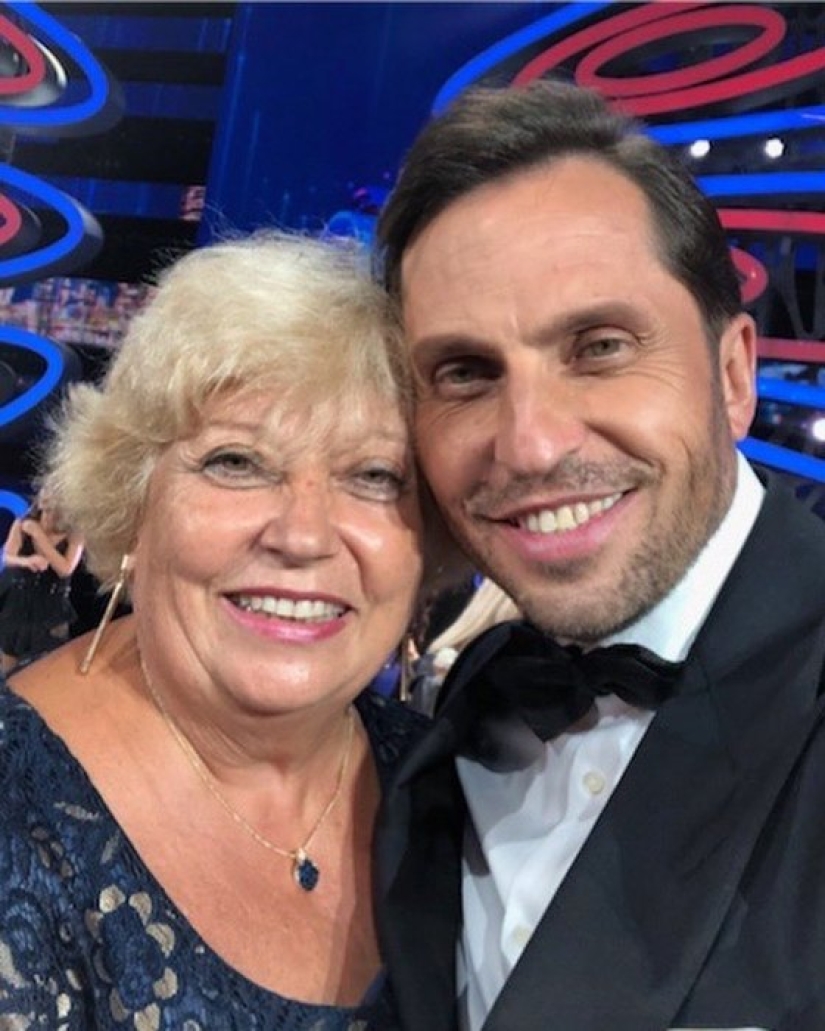 El hijo de mamá para siempre: fotos de 15 artistas rusos con madres