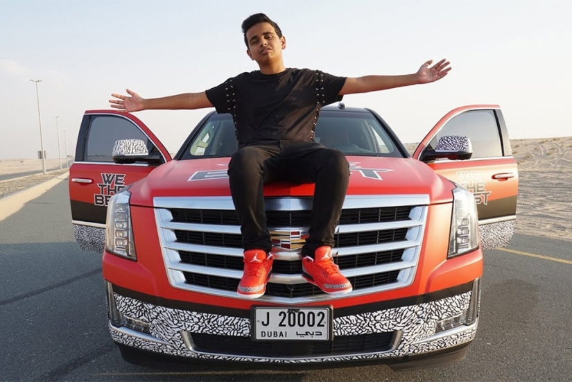 El joven más rico de Dubai se jacta de tener una colección de supercoches, habiéndola recogido antes de ser mayor de edad