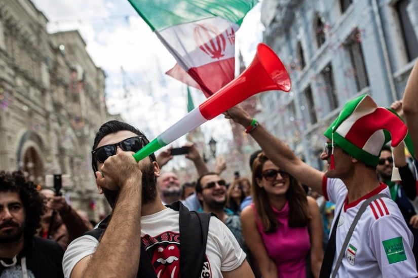 "El lugar de atracción es Nikolskaya": cómo se ve la calle más futbolística de Rusia durante el Mundial 2018 "El lugar de atracción es Nikolskaya": cómo se ve la calle más futbolística de Rusia durante el Mundial 2018