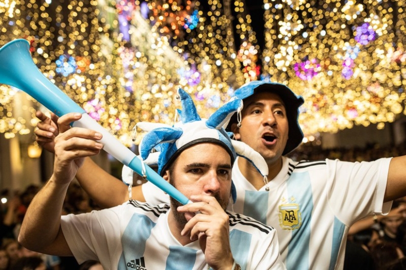 "El lugar de atracción es Nikolskaya": cómo se ve la calle más futbolística de Rusia durante el Mundial 2018 "El lugar de atracción es Nikolskaya": cómo se ve la calle más futbolística de Rusia durante el Mundial 2018