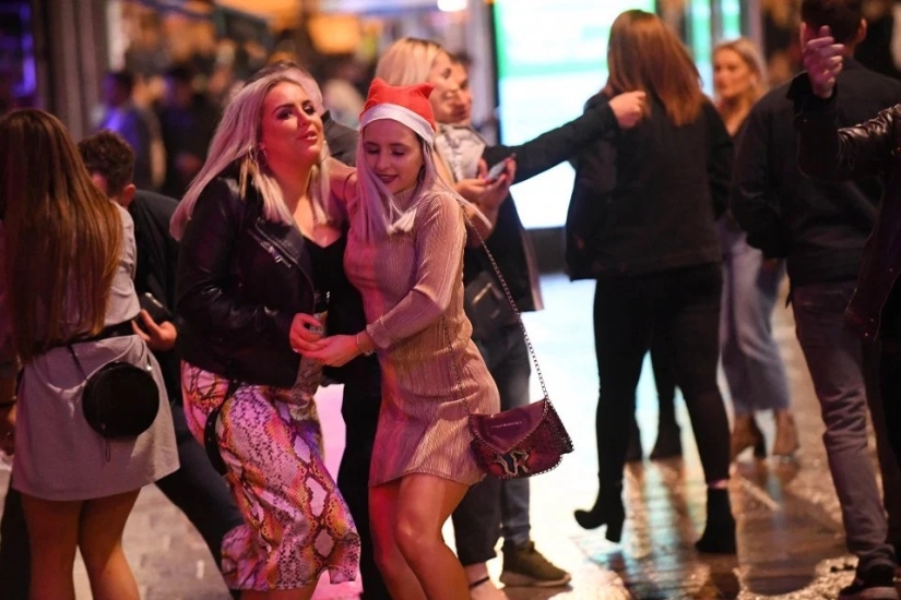 El maratón de atracones continúa: una ola de fiestas de Nochevieja ha cubierto el Reino Unido