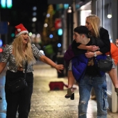 El maratón de atracones continúa: una ola de fiestas de Nochevieja ha cubierto el Reino Unido