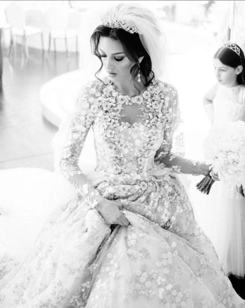 El monarca malasio rompió con su esposa rusa por intimidad en la piscina El monarca malasio rompió con su esposa rusa por intimidad en la piscina