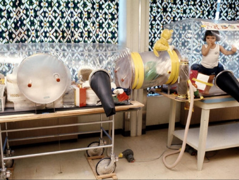 El niño de la burbuja: una docena de años esperando la muerte