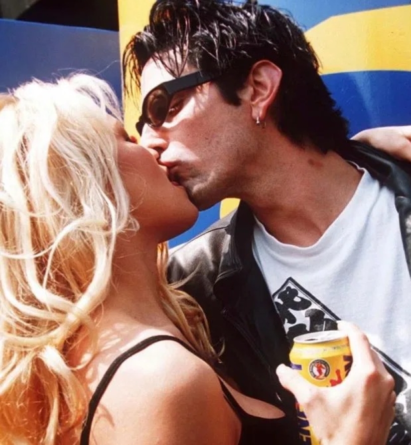 El Oscuro Pasado de Pamela Anderson: De Abuso de Niñera a Violación en Grupo en la Escuela Secundaria