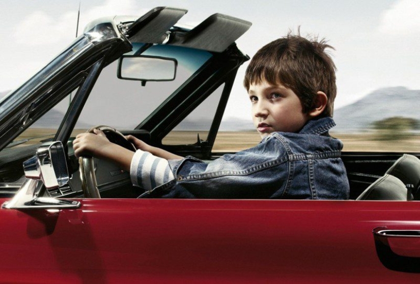 El piloto de carreras demandó a la policía de tránsito por 93 multas, utilizando una laguna en la ley