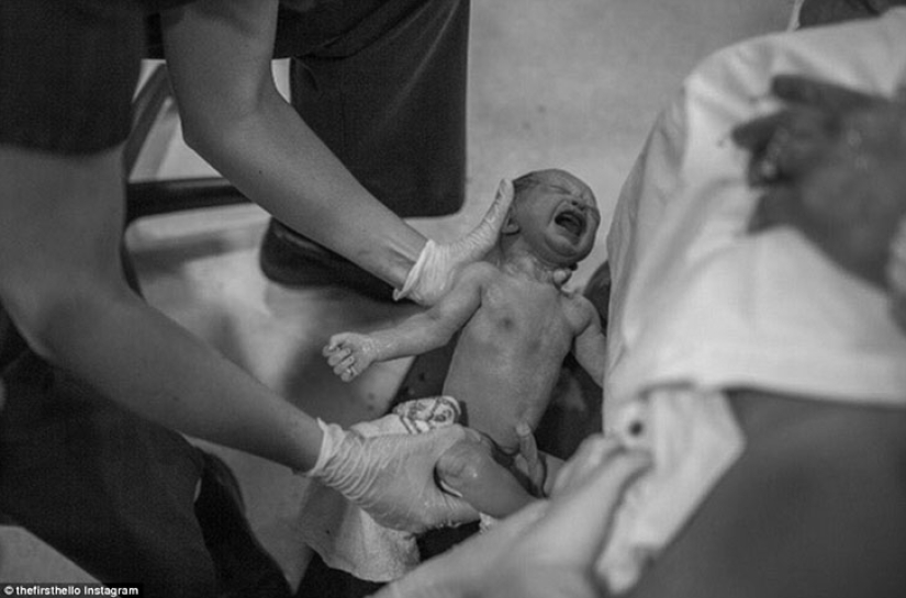 El primer "hola": un proyecto fotográfico sobre el primer encuentro de mamá y bebé