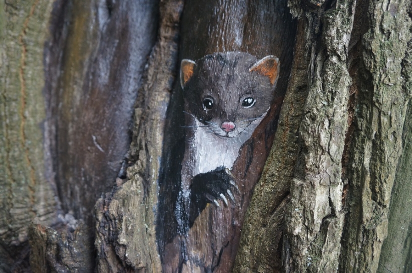 El Principito y el erizo en la niebla: quién pinta cuadros de cuento de hadas en los árboles de Moscú