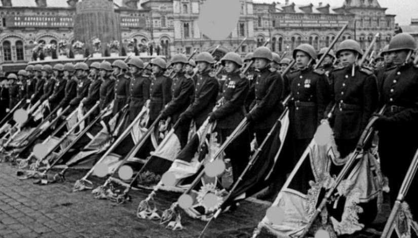 El tribunal multó a un residente de Arkhangelsk por una foto del Desfile de la Victoria