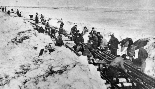 El tráiler no se moverá, no quedan plataformas: El camino de la muerte de Stalin en el Ártico El tráiler no se moverá, no quedan plataformas: El camino de la muerte de Stalin en el Ártico