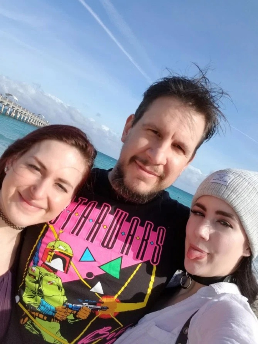 El trío es más divertido: una chica de 18 años se fue al otro lado del país para perder la virginidad en una familia sueca