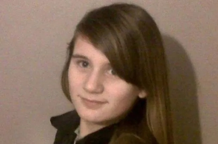 ¡El violador se merece lo que se merece! La mujer británica exige un castigo merecido para el padre pedófilo, de quien quedó embarazada tres veces