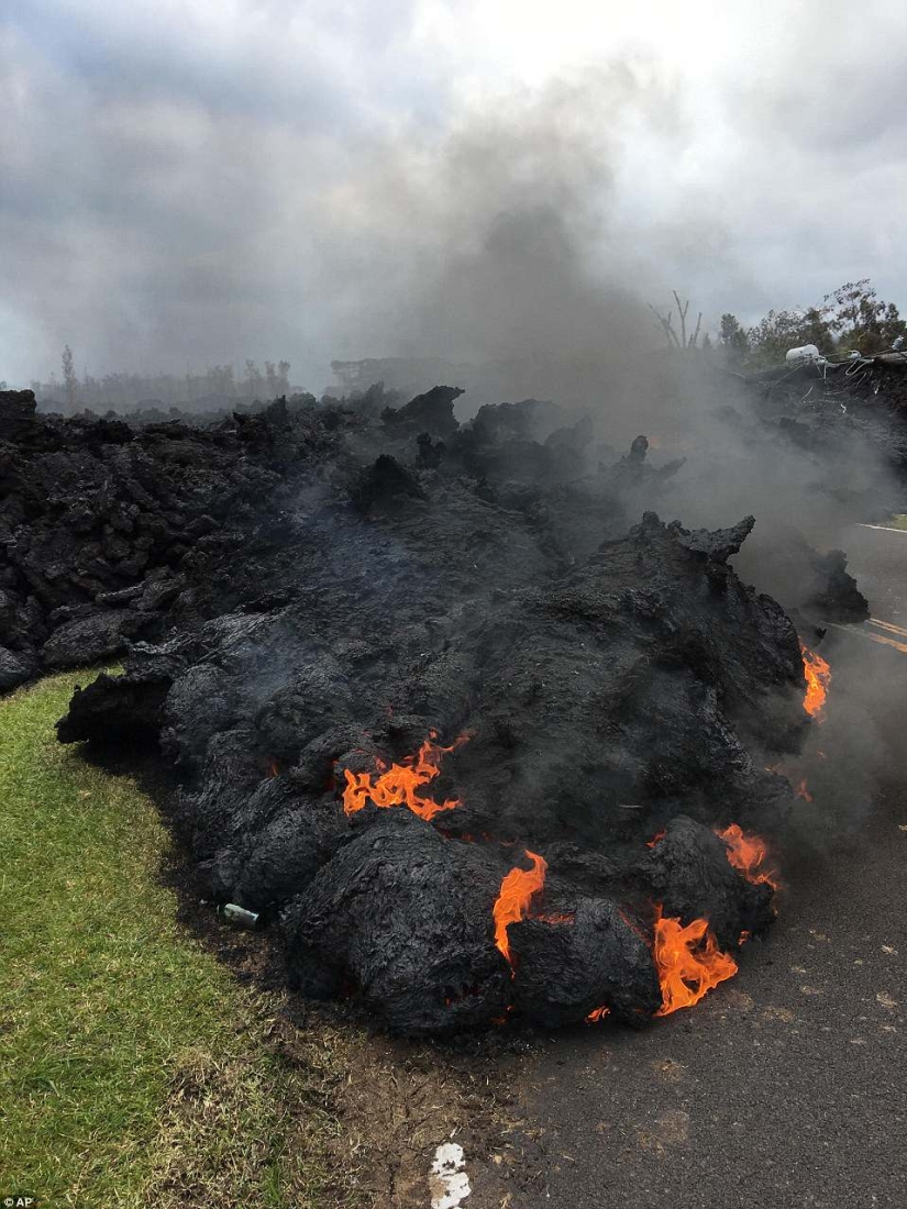 El volcán Kilauea en Hawai continúa destruyendo la isla El volcán Kilauea en Hawai continúa destruyendo la isla