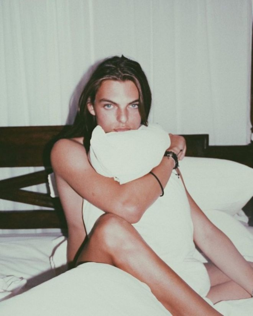 Elizabeth Hurley's son turns into a woman: 15 "stunning" photos Elizabeth Hurley's son turns into a woman: 15 "stunning" photos