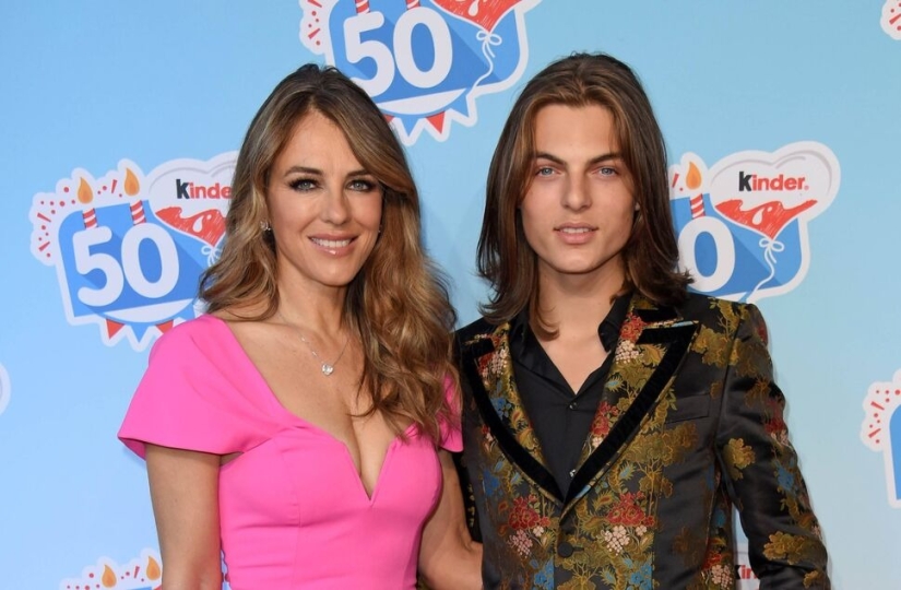 Elizabeth Hurley's son turns into a woman: 15 "stunning" photos Elizabeth Hurley's son turns into a woman: 15 "stunning" photos