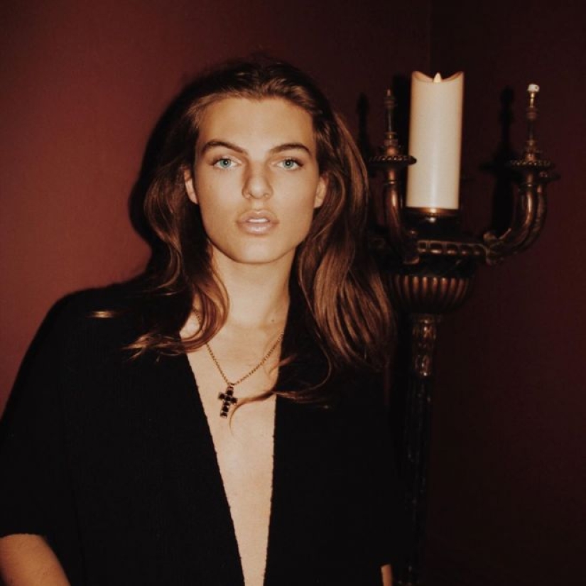 Elizabeth Hurley's son turns into a woman: 15 "stunning" photos Elizabeth Hurley's son turns into a woman: 15 "stunning" photos