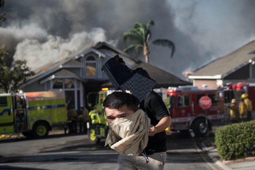 En caso de incendio, el primero en sacar la Xbox: una foto de la víctima con una consola de juegos se ha vuelto viral En caso de incendio, el primero en sacar la Xbox: una foto de la víctima con una consola de juegos se ha vuelto viral