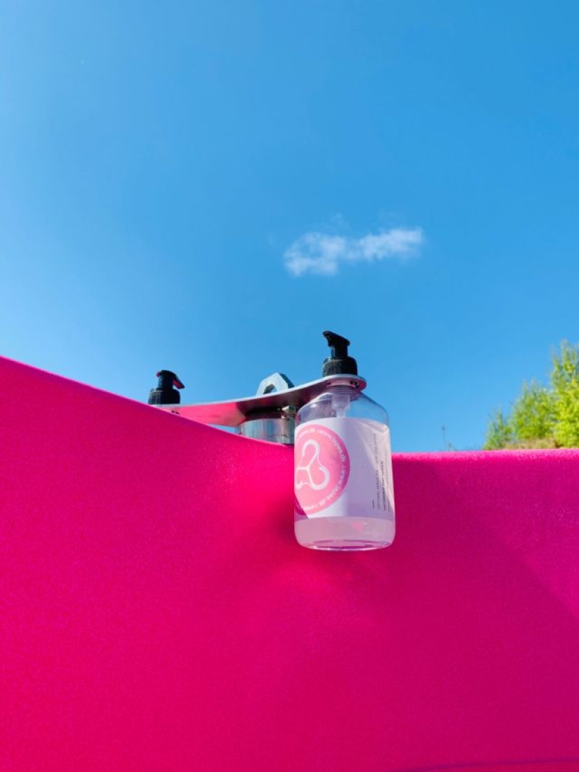 En Francia, se están instalando baños abiertos en la calle para los valientes En Francia, se están instalando baños abiertos en la calle para los valientes