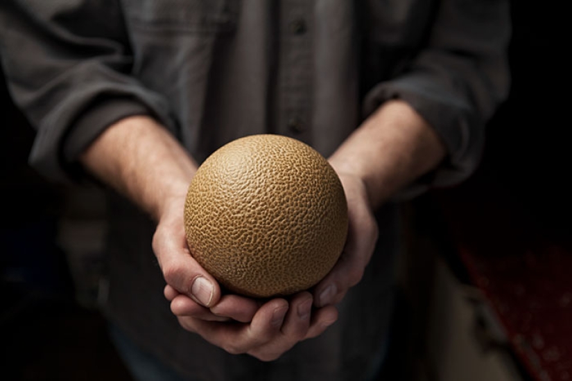 En Japón, llegaron a la tierra: las bolas japonesas pulidas del suelo a un brillo perfecto