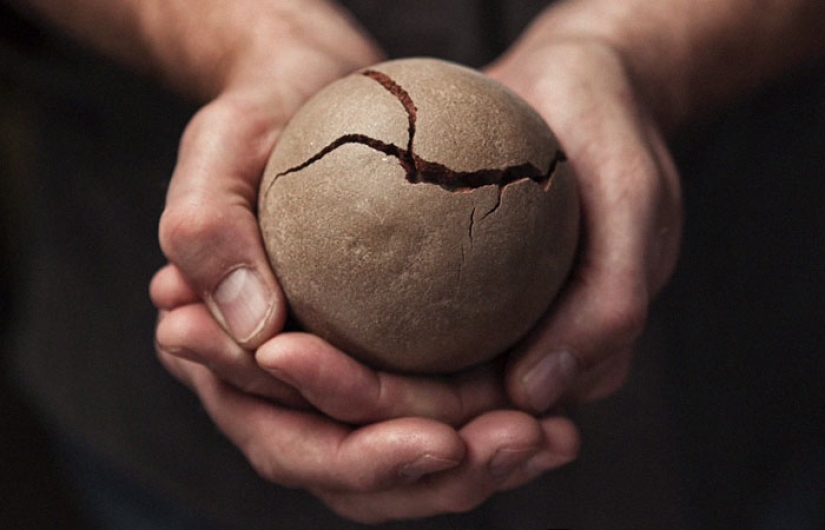 En Japón, llegaron a la tierra: las bolas japonesas pulidas del suelo a un brillo perfecto