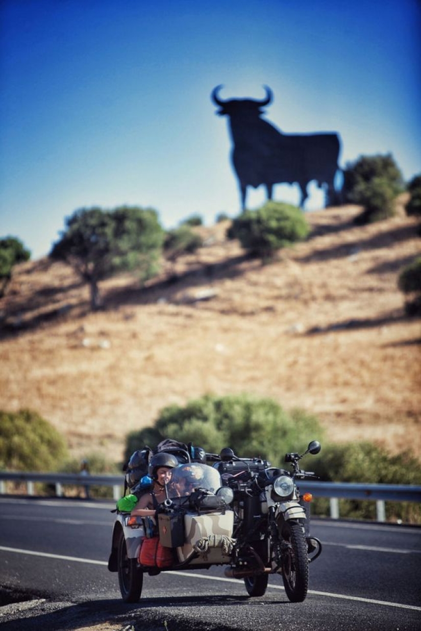 En los "Urales" por Europa: un viaje impresionante de una joven familia En los "Urales" por Europa: un viaje impresionante de una joven familia