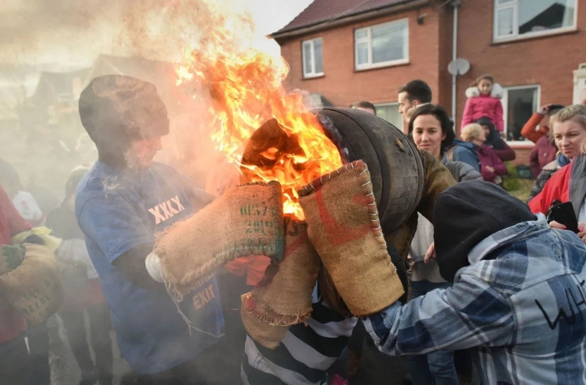 ¡Enciende! La noche de Guy Fawkes en el Reino Unido fue brillante y calurosa ¡Enciende! La noche de Guy Fawkes en el Reino Unido fue brillante y calurosa