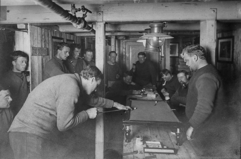 "Endurance", or the story of the survival of 28 people among the Antarctic ice in 1914-1916