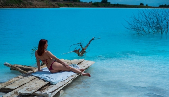 Envenenadas "Maldivas de Novosibirsk": blogueros atacaron un tanque séptico industrial único