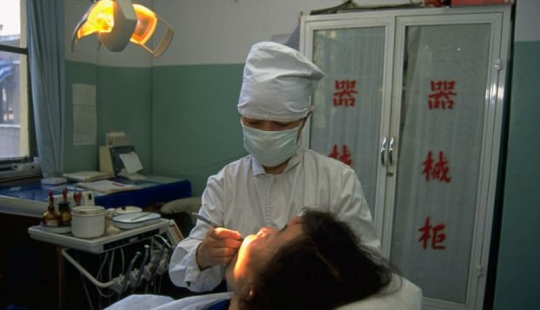 Es hora de pagar las deudas: madre exigió un millón de dólares en compensación de matrícula de su hijo dentista Es hora de pagar las deudas: madre exigió un millón de dólares en compensación de matrícula de su hijo dentista