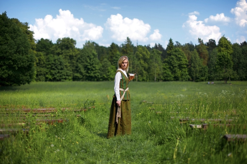 Escopeta, kebab y limusinas: cómo es la felicidad en Lituania Escopeta, kebab y limusinas: cómo es la felicidad en Lituania