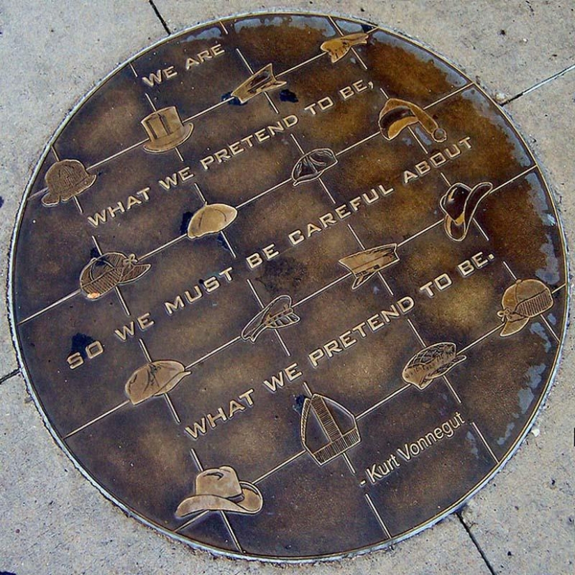 Escotillas de diferentes países del mundo