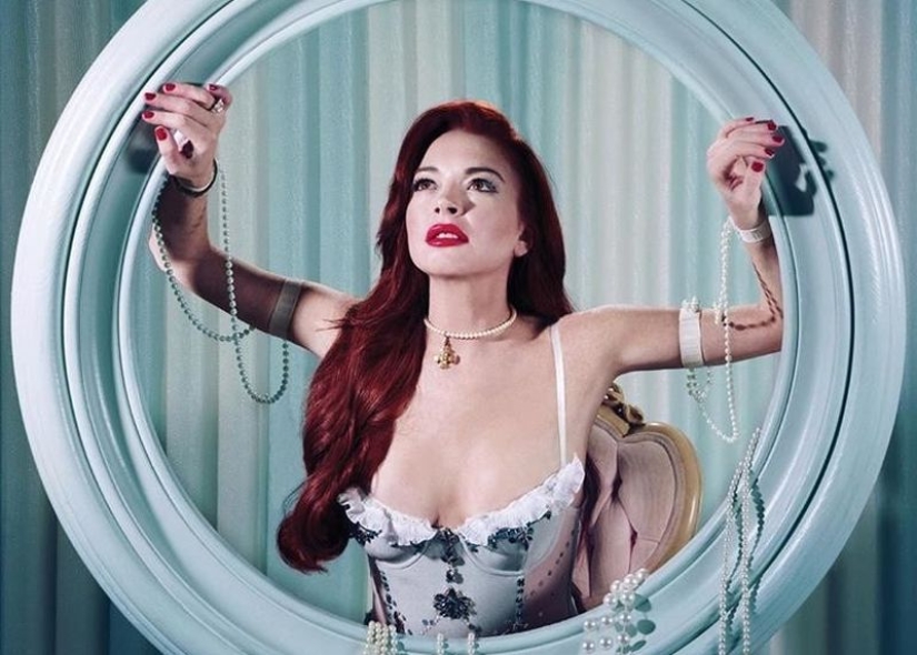 Ese es el escote! Lindsay Lohan como las Princesas de Disney