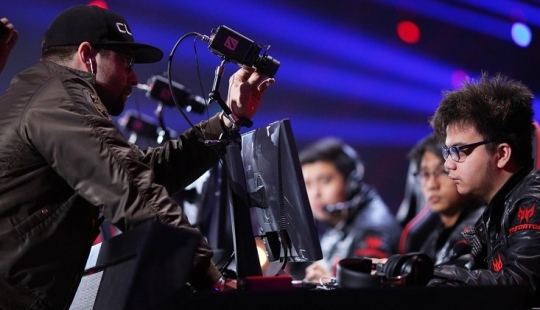 Esports is walking the planet: from marginal fun to the dream of millions