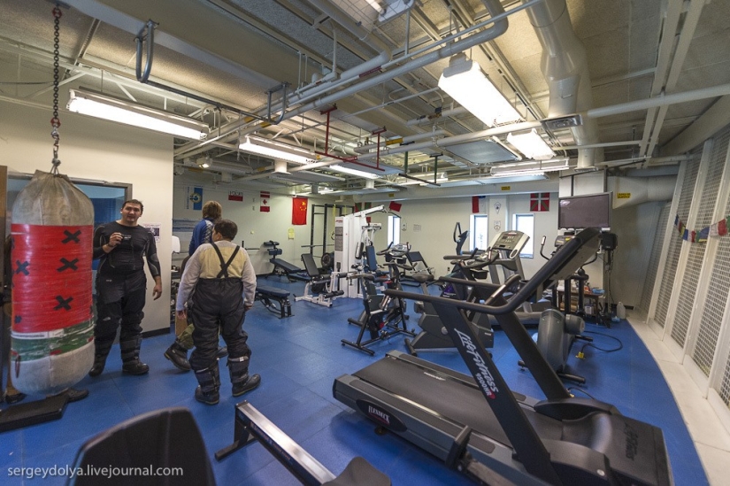 Estación antártica en el Polo Sur "Amundsen-Scott" Estación antártica en el Polo Sur "Amundsen-Scott"