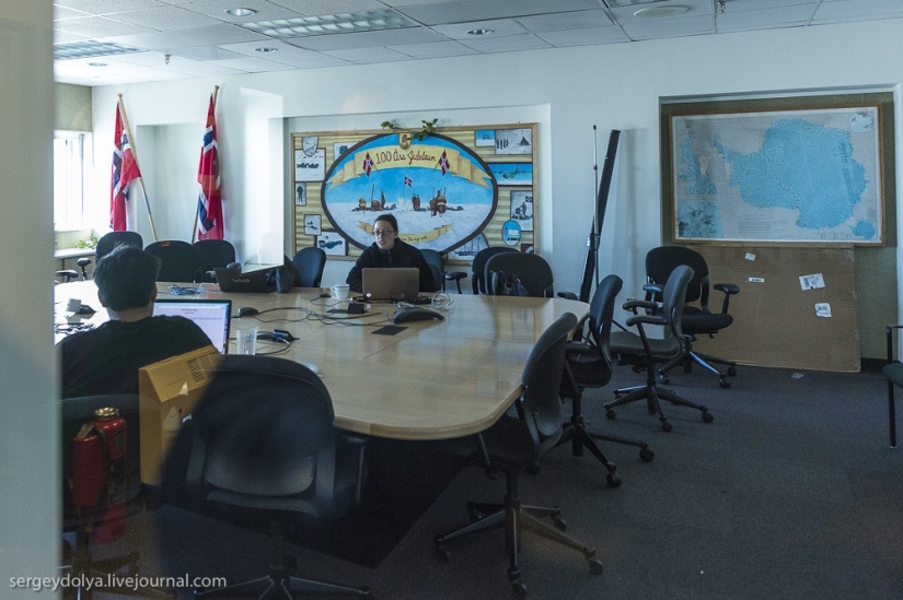 Estación antártica en el Polo Sur "Amundsen-Scott" Estación antártica en el Polo Sur "Amundsen-Scott"