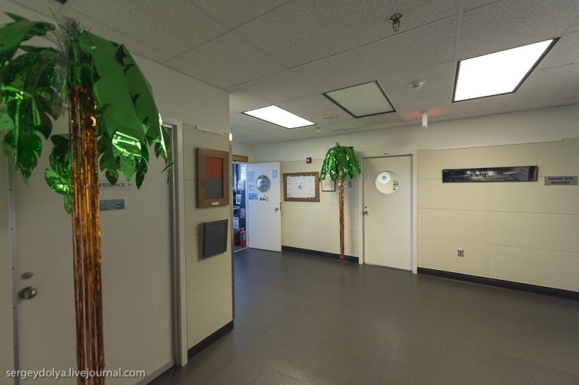 Estación antártica en el Polo Sur "Amundsen-Scott" Estación antártica en el Polo Sur "Amundsen-Scott"