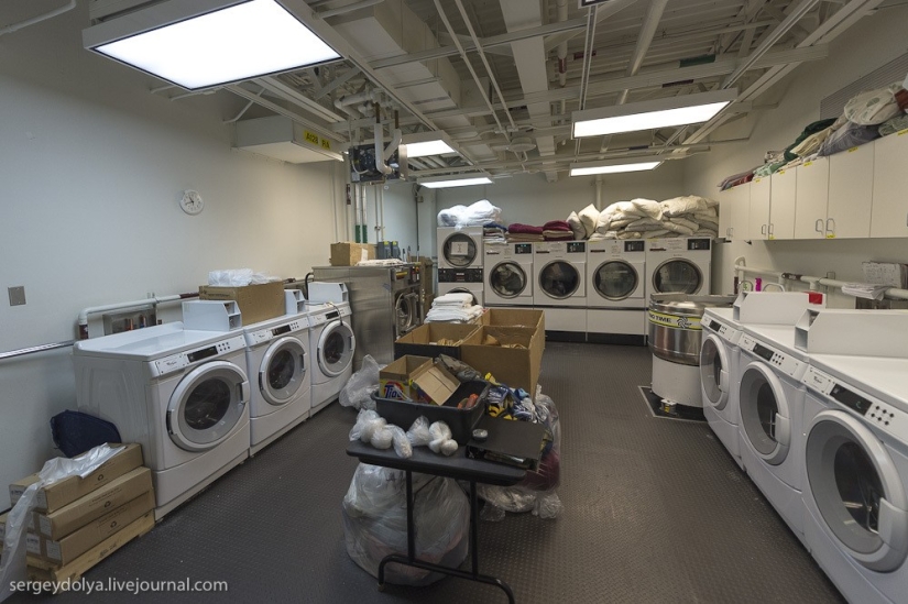 Estación antártica en el Polo Sur "Amundsen-Scott" Estación antártica en el Polo Sur "Amundsen-Scott"