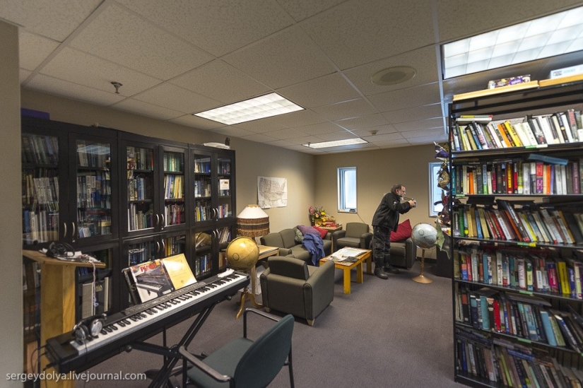 Estación antártica en el Polo Sur "Amundsen-Scott" Estación antártica en el Polo Sur "Amundsen-Scott"