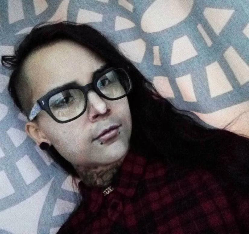 Estudiante siberiano se convierte en 50 Cent, Avatar, Jackson y cualquier otra persona