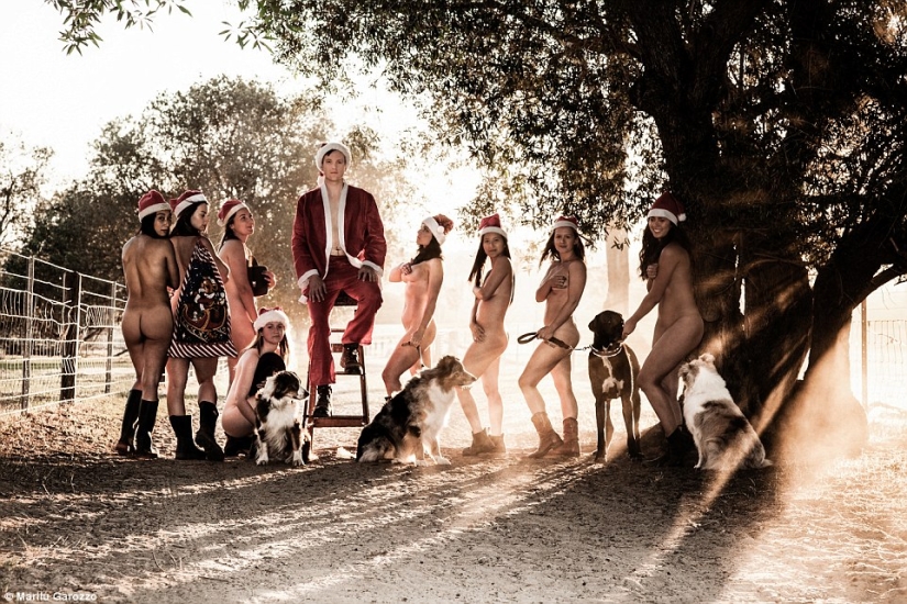 Estudiantes de la Universidad de Sydney se desnudaron para el calendario de caridad Estudiantes de la Universidad de Sydney se desnudaron para el calendario de caridad