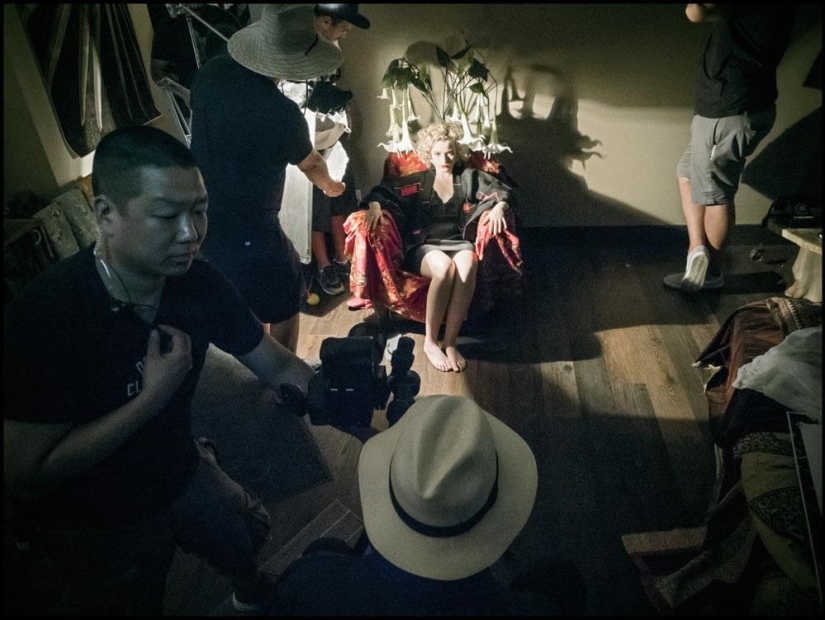 Eternal female ambitions: how was the shooting of the new Pirelli calendar