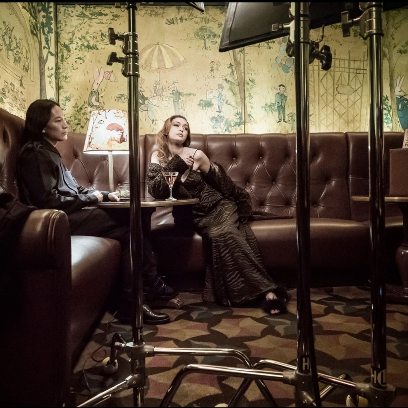 Eternal female ambitions: how was the shooting of the new Pirelli calendar