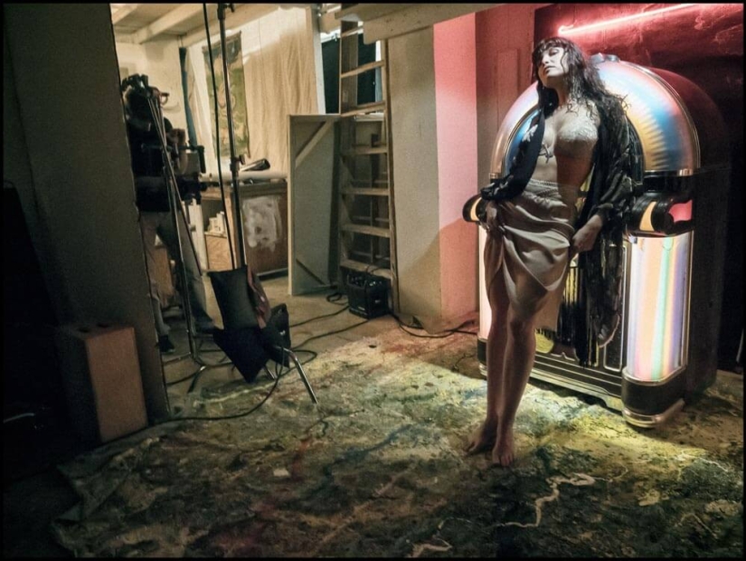 Eternal female ambitions: how was the shooting of the new Pirelli calendar