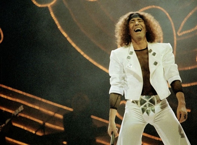 Eternally young, eternally heartbreaking villain: Valery Leontiev turned 70