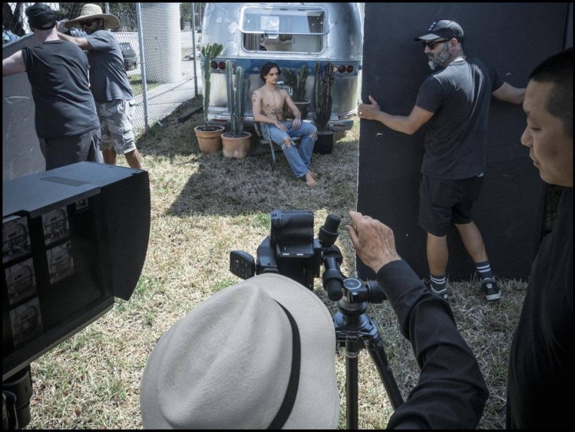 Eternas ambiciones femeninas: cómo fue el rodaje del nuevo calendario Pirelli Eternas ambiciones femeninas: cómo fue el rodaje del nuevo calendario Pirelli