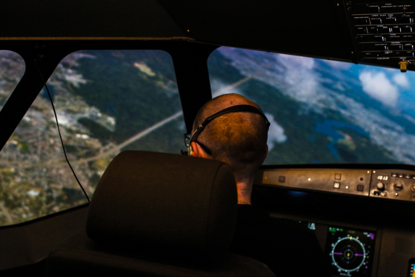 Everything is fine, we are falling: ordinary people are given control of a passenger plane Everything is fine, we are falling: ordinary people are given control of a passenger plane