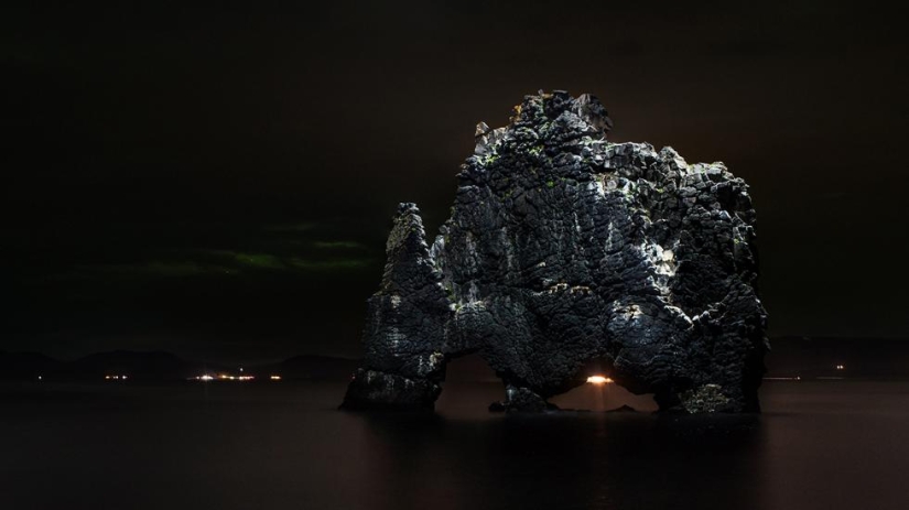 Exorcists of darkness. Landscapes where the night is not colorless Exorcists of darkness. Landscapes where the night is not colorless