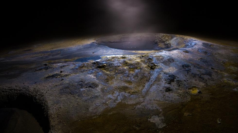 Exorcists of darkness. Landscapes where the night is not colorless Exorcists of darkness. Landscapes where the night is not colorless