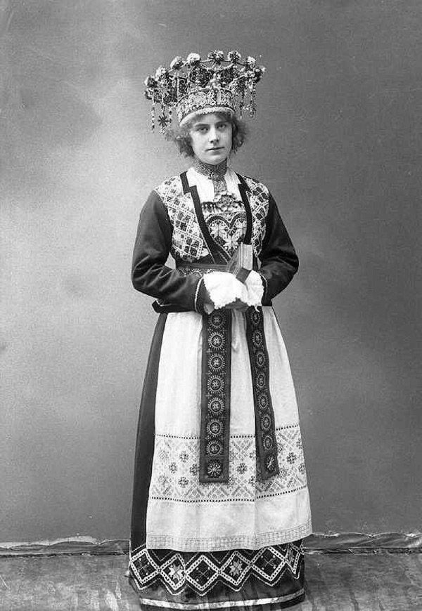 Fabulosos atuendos de novias noruegas de las décadas de 1870 y 1920
